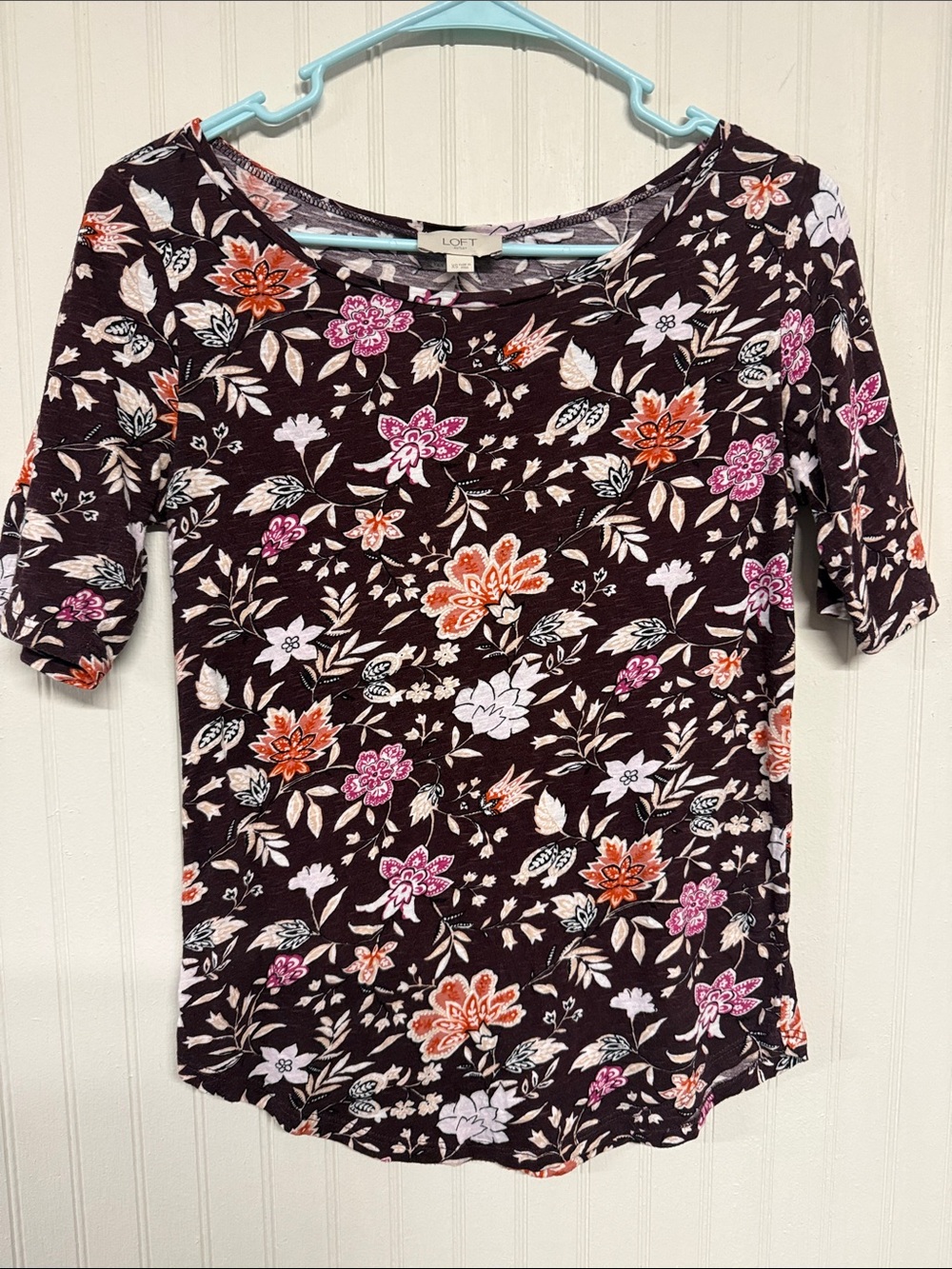 LOFT XS Burgundy Floral Scoop Neck Short Sleeve Top with Pink & Orange Blooms